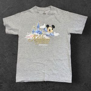 Disneyland Resort Vintage 2008 'Year of a Million Dreams' T-shirt Size Small
